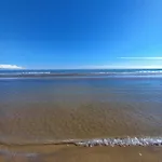Giulio's - Beachfront بيبيوني