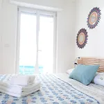 Giulio's - Beachfront * بيبيوني