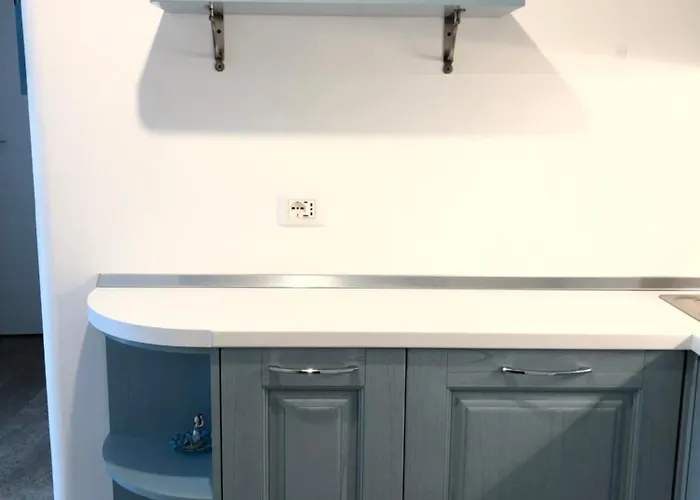 Giulio's - Beachfront Апартаменти *