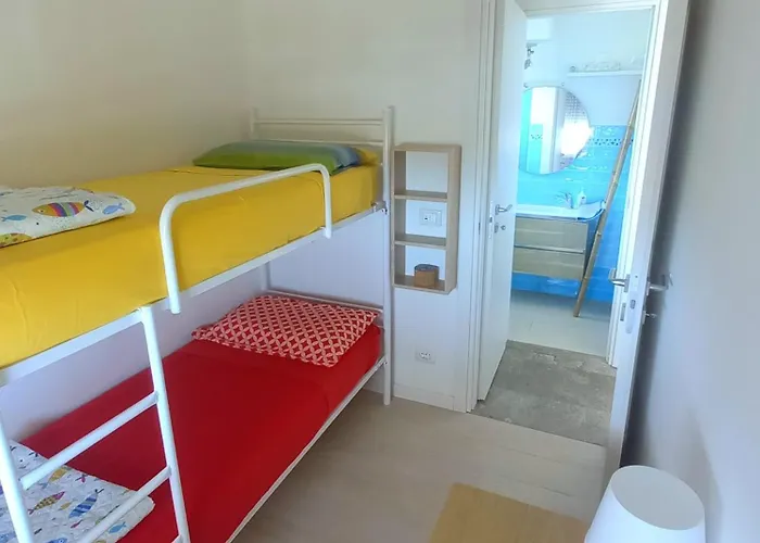 Giulio's - Beachfront * Бібіоне